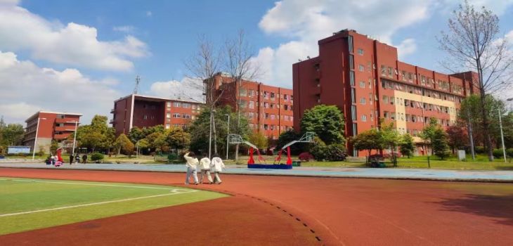 青岛滨海学院2024年学费标准:每年最低22800元最高25800元(各专业收费标准)