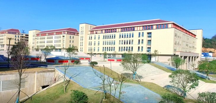 东北财经大学2024年在福建录取最低分数线和学费是多少？