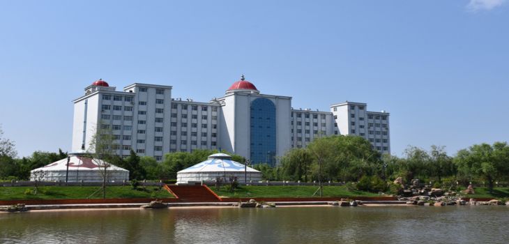 临沂大学2024年在贵州录取最低分数线和学费是多少?